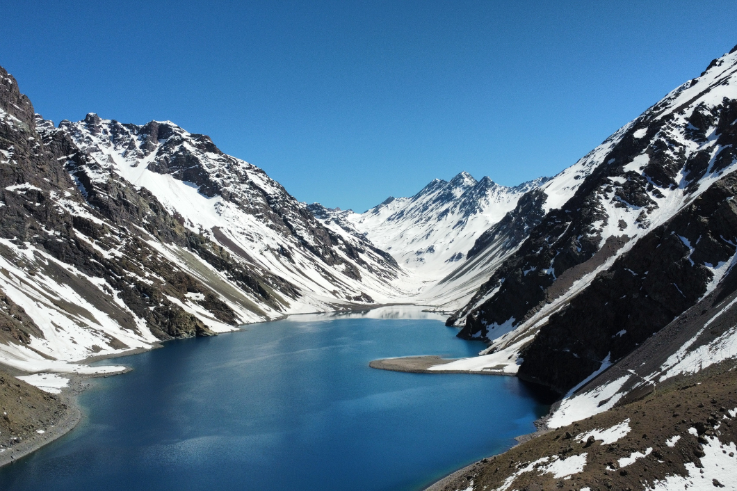 Portillo e Laguna del Inca